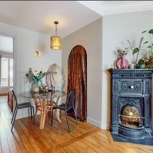 Apartement Chic Pure Parisian In Incredible Area , Paris France