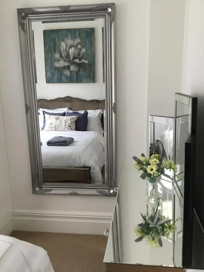 Luxury 1 Bed Flat With Balcony & Sea View Apartment Brighton